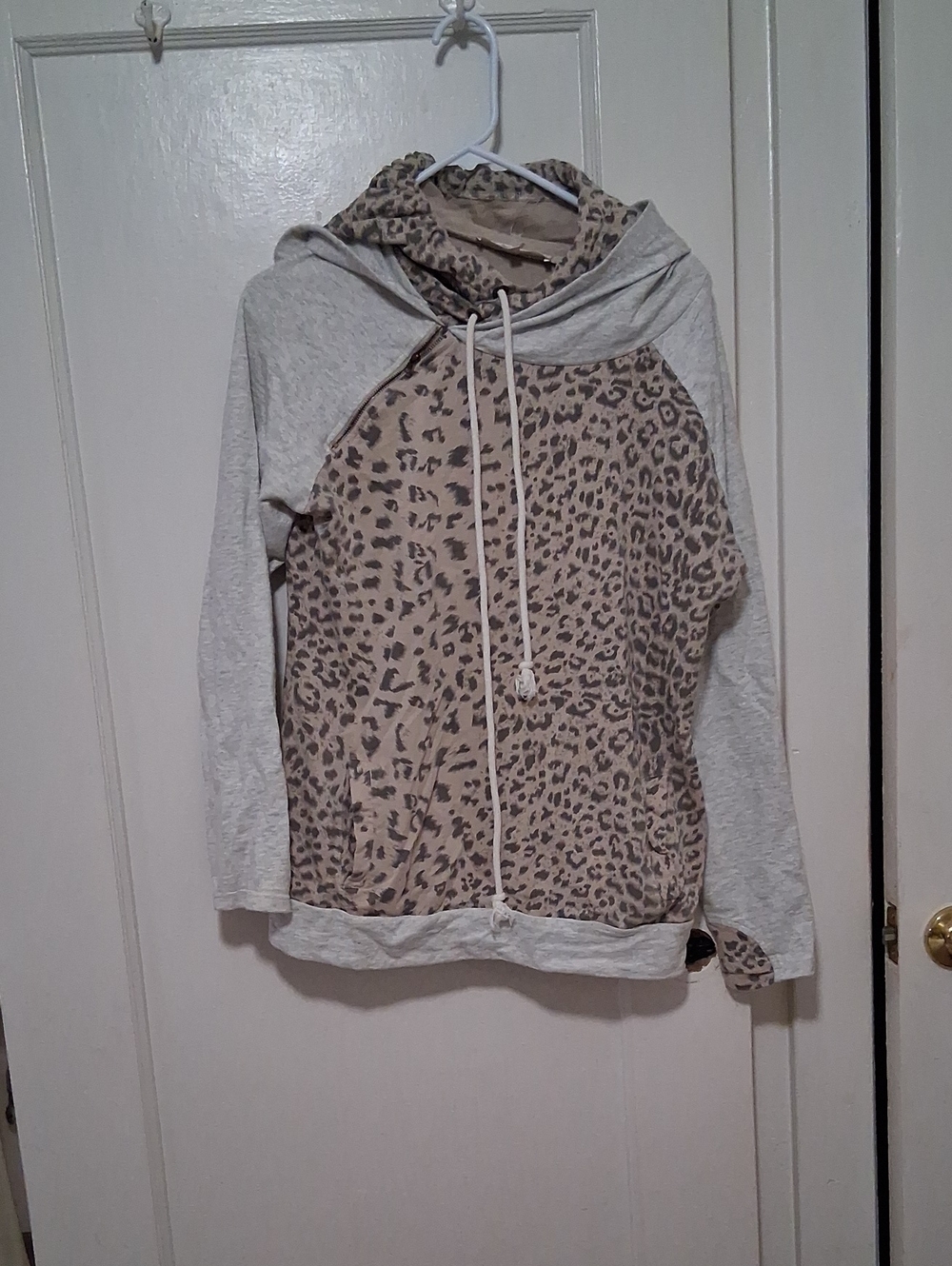 Vanilla Bay Beige Leopard Print Hooded Pullover with Light Gray Sleeves